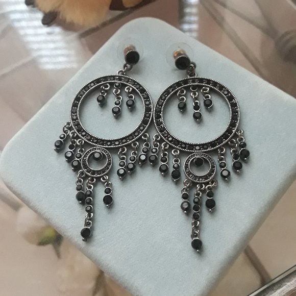 Post back earrings. - Picture 1 of 1